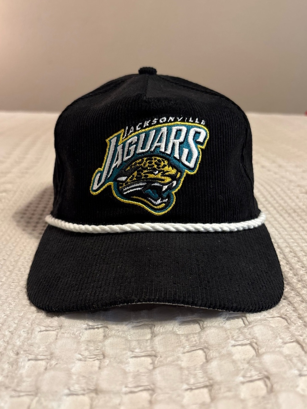 Jacksonville Jaguars Throwback New Era corduroy Black Rope-Trim Cap